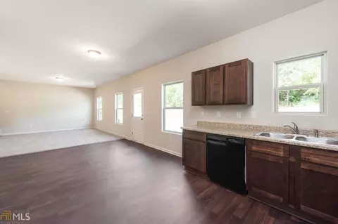 95 Ashley Trce, Covington, GA 30016 photo 5