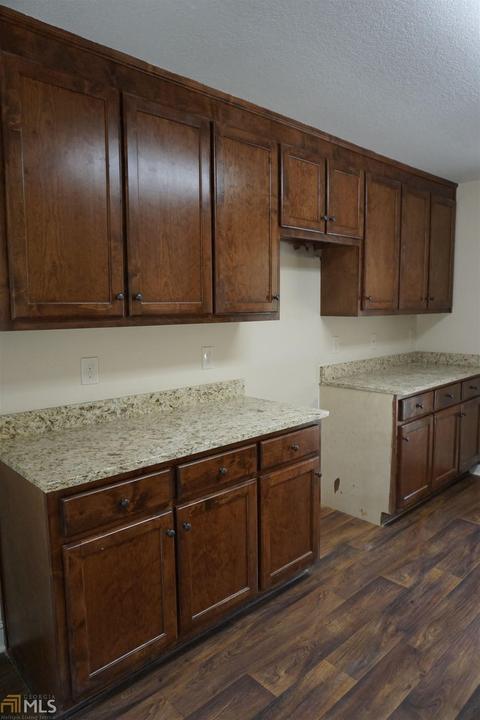1244 Alex Dr, Winder, GA 30680 photo 4