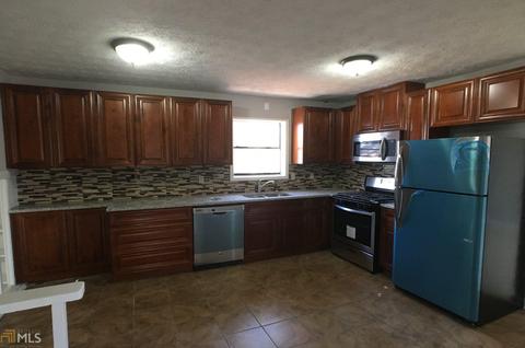 110 N Sears Rd, Covington, GA 30016 photo 4