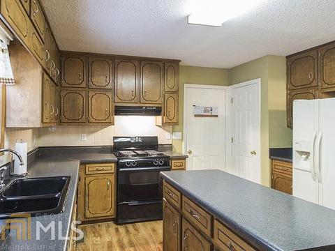 213 Hayes Ln, Rex, GA 30273 photo 9