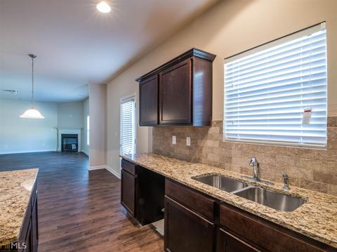 390 Silver Willow Walk, Covington, GA 30016 photo 3