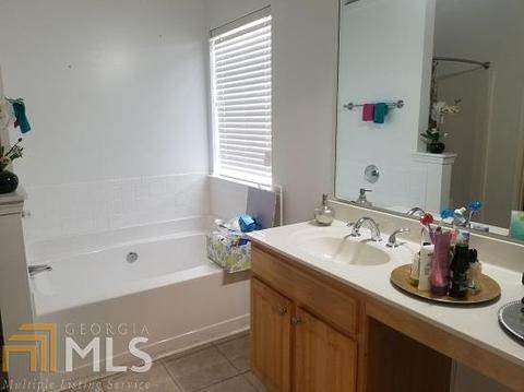 320 Spring Lake Ter, Covington, GA 30016 photo 4
