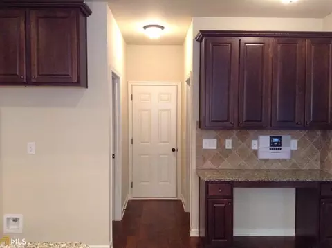 6840 Diamond Dr, Rex, GA 30273 photo 18