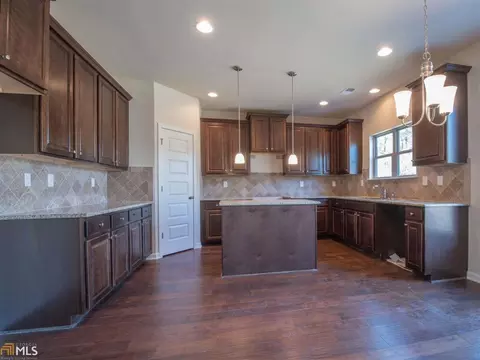 6840 Diamond Dr, Rex, GA 30273 photo 17