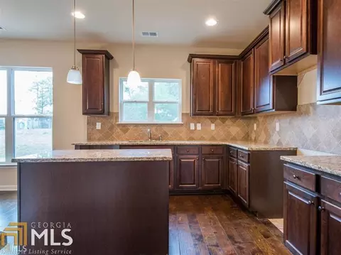 6846 Diamond Dr, Rex, GA 30273 photo 12