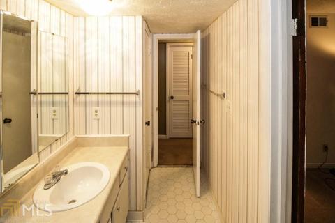 3105 Caliente Ln, Rex, GA 30273 photo 9