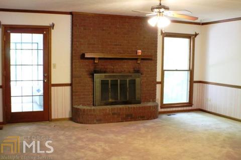 301 Regency Cir, Dublin, GA 31021 photo 8