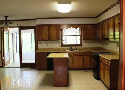 301 Regency Cir, Dublin, GA 31021 photo 9