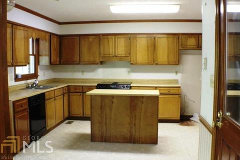 301 Regency Cir, Dublin, GA 31021 photo 10