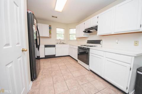 301 Eagle Ct, Stockbridge, GA 30281 photo 2