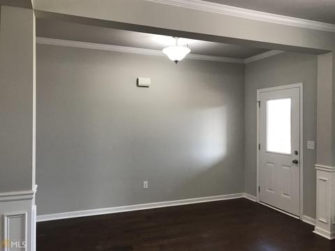210 N Pointe Dr, Lagrange, GA 30241 photo 2