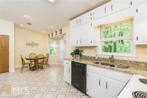 3914 Pine Needle Dr, Duluth, GA 30096 photo 12