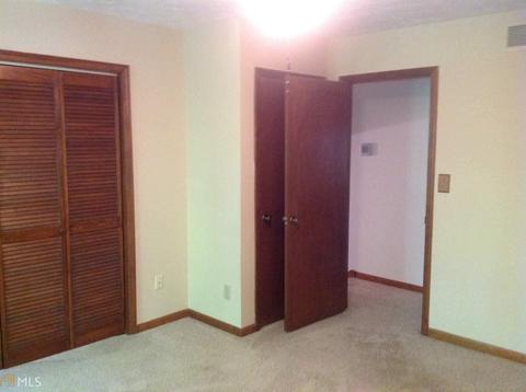 228 Farmbrook Pkwy, Stockbridge, GA 30281 photo 8