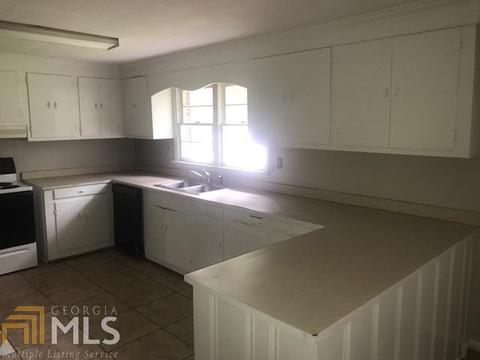 5784 W Point Rd, Lagrange, GA 30240 photo 9