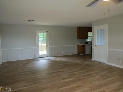 217 E Silver Shoals Rd, Toccoa, GA 30577 photo 2