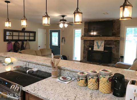 719 Sherwood St, Toccoa, GA 30577 photo 8