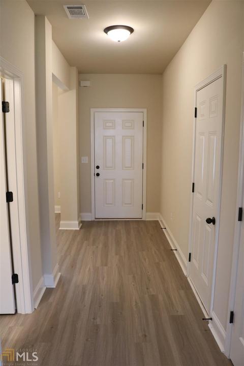 105 Truman Ct, Jackson, GA 30233 photo 3