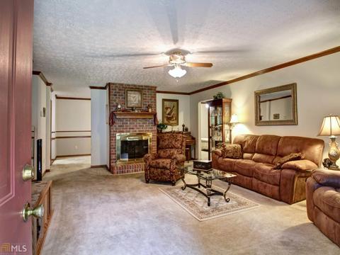 189 Hayes Cir, Rex, GA 30273 photo 5