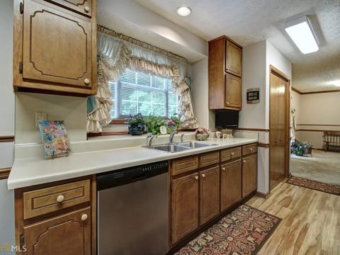 189 Hayes Cir, Rex, GA 30273 photo 8