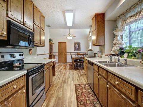 189 Hayes Cir, Rex, GA 30273 photo 7