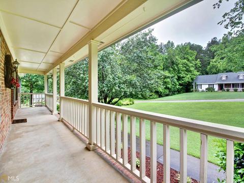 189 Hayes Cir, Rex, GA 30273 photo 4