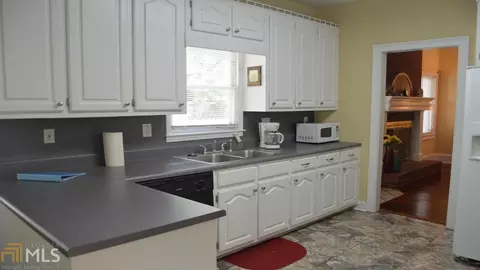 260 Radcliff Trce, Covington, GA 30016 photo 2
