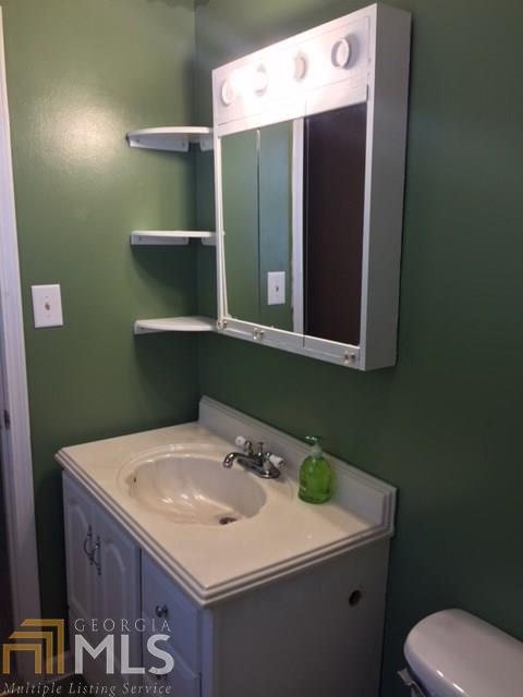 405 E Wright St, Winder, GA 30680 photo 21