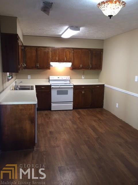 405 E Wright St, Winder, GA 30680 photo 10