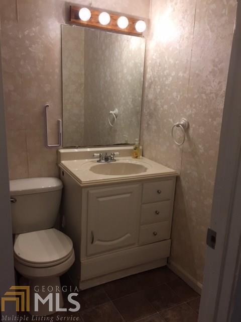 405 E Wright St, Winder, GA 30680 photo 15
