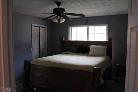 212 Academy Dr, Lyons, GA 30436 photo 5