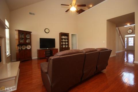 404 N Pointe Dr, Lagrange, GA 30241 photo 3