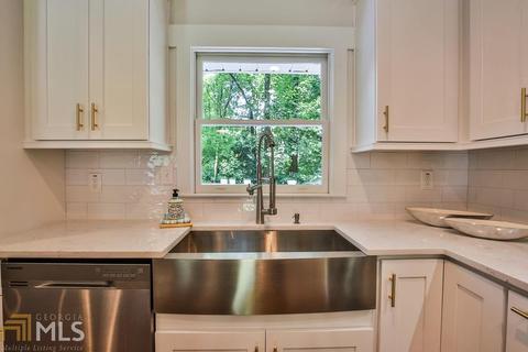 4204 Longview Dr, Chamblee, GA 30341 photo 9
