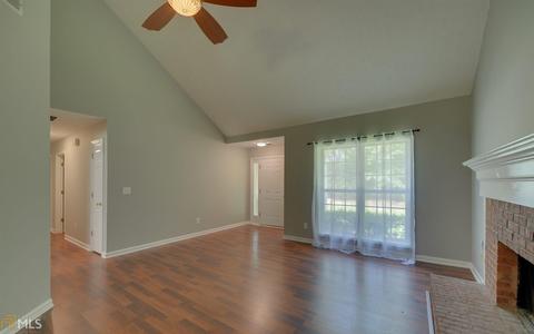 130 Sears Cir, Covington, GA 30016 photo 4