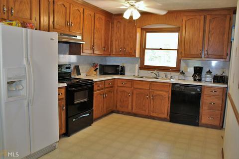 173 Settle St, Winder, GA 30680 photo 6