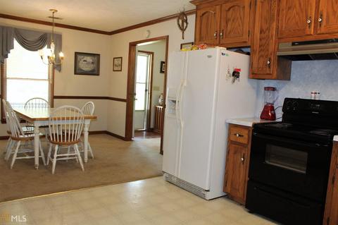 173 Settle St, Winder, GA 30680 photo 8