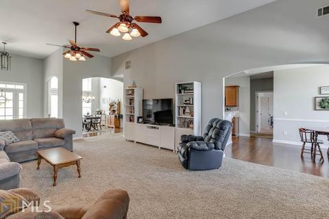 371 Emma Dr, Winder, GA 30680 photo 9