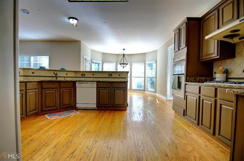 5001 Tottenham Ct, Suwanee, GA 30024 photo 8