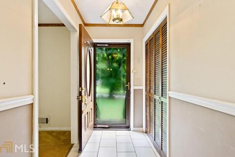 5777 Fox Run, Rex, GA 30273 photo 3