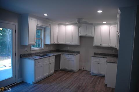 83 Richmond Dr, Lagrange, GA 30240 photo 2