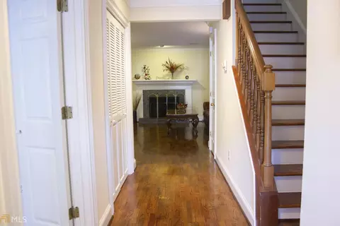 3477 Ashwood Ln, Chamblee, GA 30341 photo 2