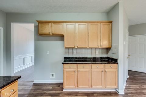 1047 Maple Leaf Dr, Mcdonough, GA 30253 photo 4