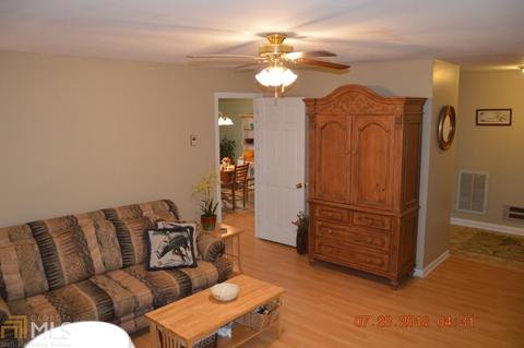 217 Ridgeway Cir, Cornelia, GA 30531 photo 2