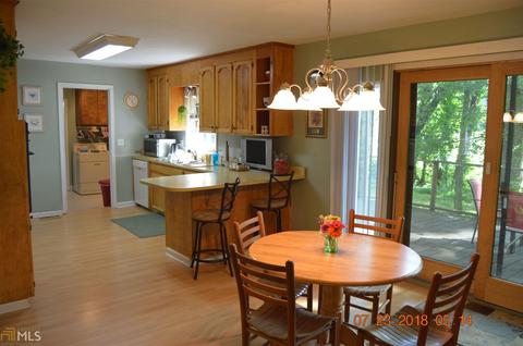 217 Ridgeway Cir, Cornelia, GA 30531 photo 4