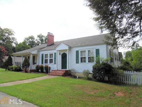 328 E Doyle St, Toccoa, GA 30577 photo 2