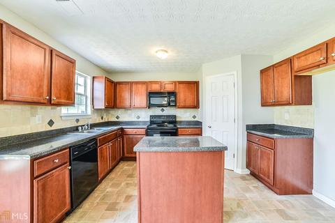 1278 Dresden Cir, Hampton, GA 30228 photo 2