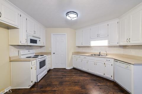 324 Cobb Ct, Hampton, GA 30228 photo 2