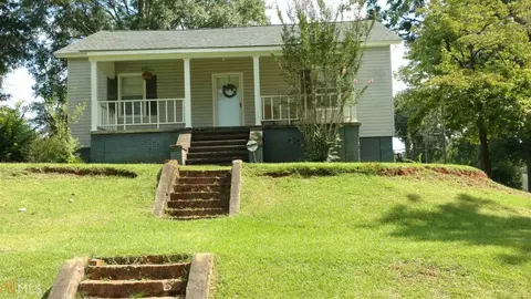 202 E Sears St, Valley, AL 36854 photo 1