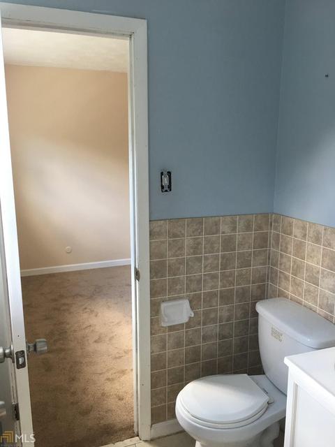 976 King James Dr, Morrow, GA 30260 photo 8
