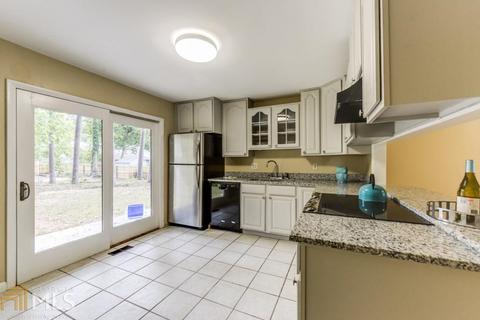 3857 Captain Dr, Chamblee, GA 30341 photo 2