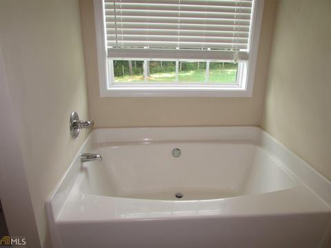 1104 Sutherland Dr, Winder, GA 30680 photo 14